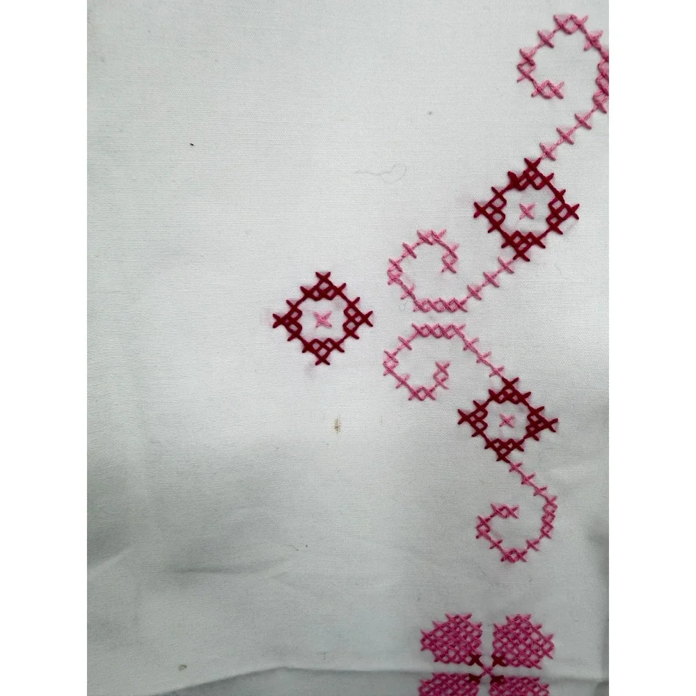 Vintage Embroidered Table Runner Dresser Scarf Cross Stitch Floral 40x14